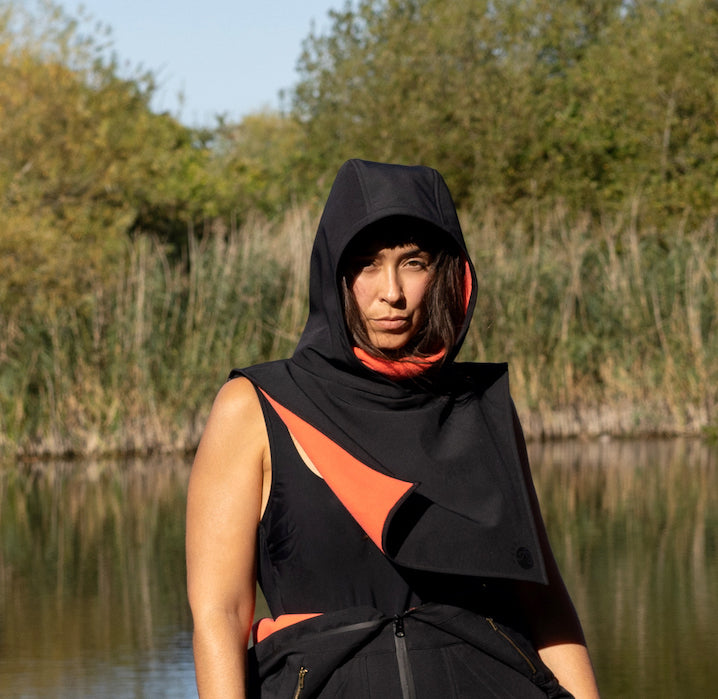Wylding Storm Hood Midnight Black — detail