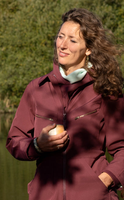 Wylding Storm Hood Burgundy — detail